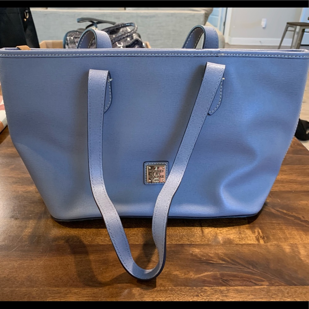 Dooney & Bourke - Medium Leather Purse